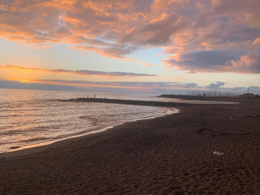 Rome'S Harbour All Year Lido di Ostia Exteriör bild